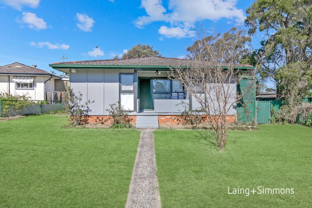 4 OGILVIE PL, BLACKETT, NSW 2770