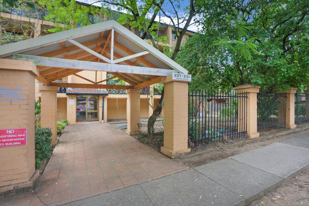 25/227-231 Targo Rd, Girraween, NSW 2145