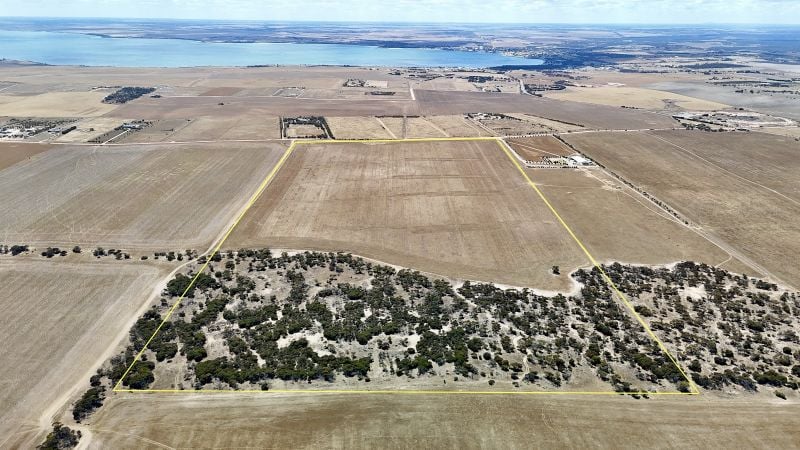 1 ANDERSON RD, STREAKY BAY, SA 5680