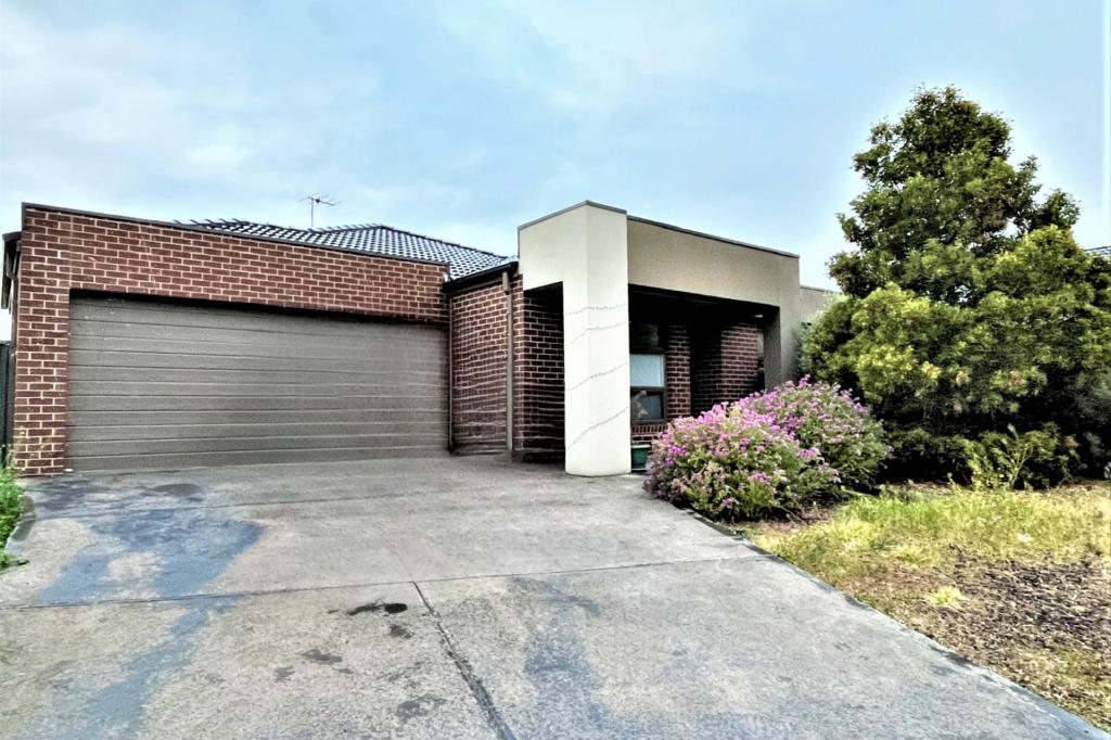 4 MUSTER ST, MANOR LAKES, VIC 3024