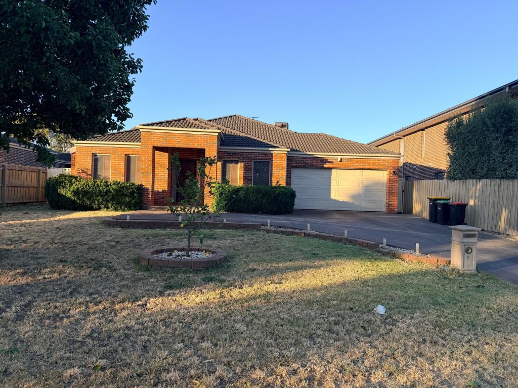 11 CUMBERLAND GR, TAYLORS HILL, VIC 3037