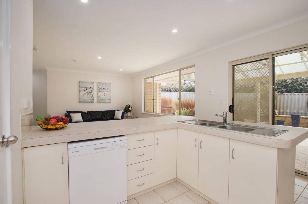 9b Le Souef Dr, Kardinya, WA 6163