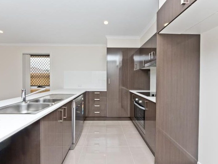 9 Colville St, Redland Bay, QLD 4165