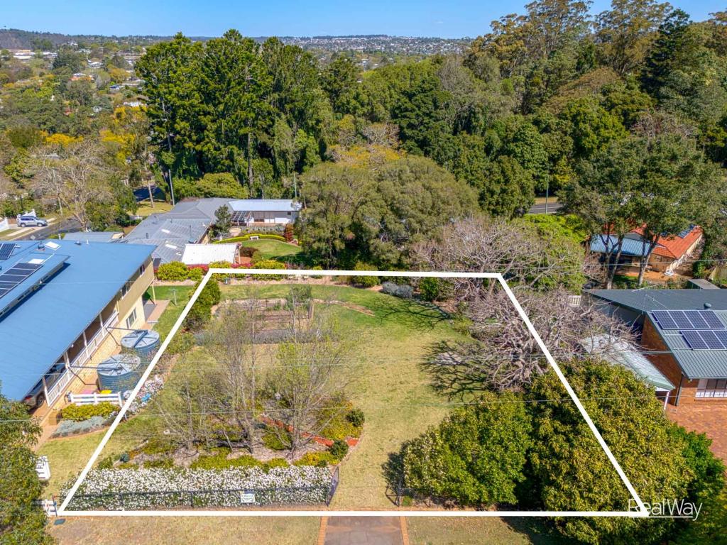 6 Warana Ave, Mount Lofty, QLD 4350
