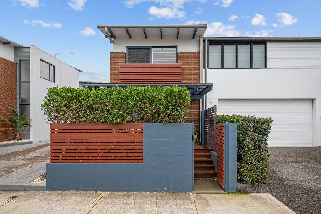 2/30 Winsor St, Merewether, NSW 2291