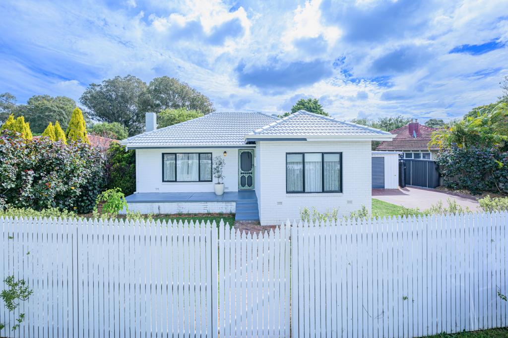 1 Kingsley Dr, South Guildford, WA 6055