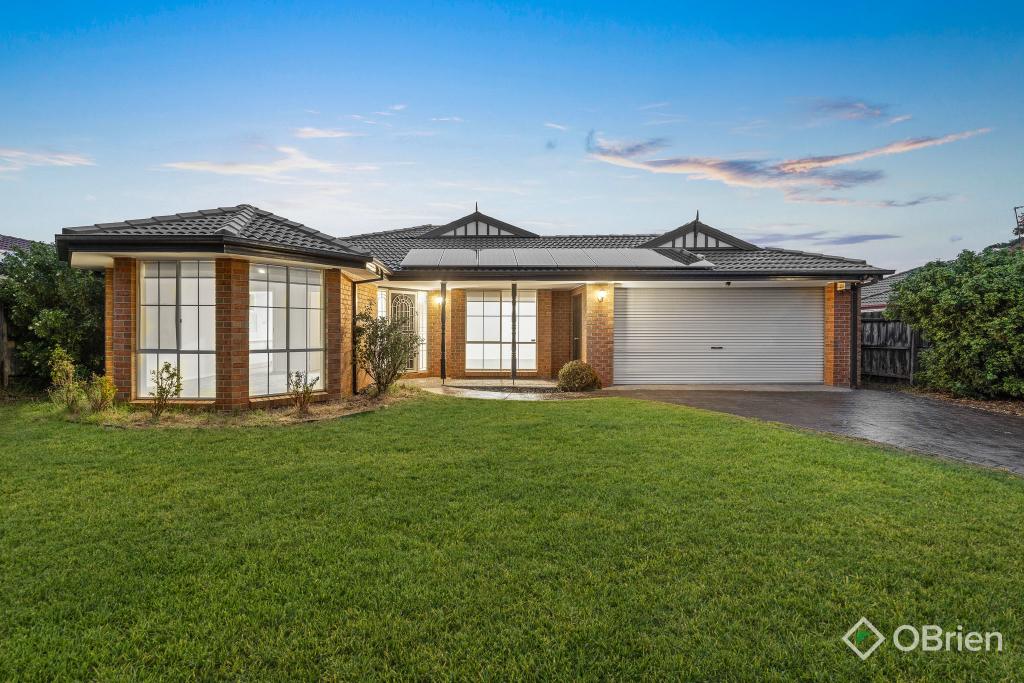 14 CAREY ST, CRANBOURNE NORTH, VIC 3977