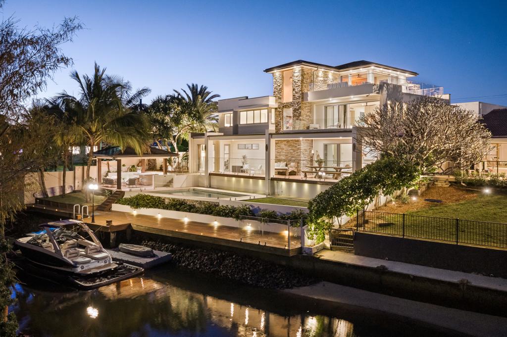 8 MAXIME CT, SURFERS PARADISE, QLD 4217