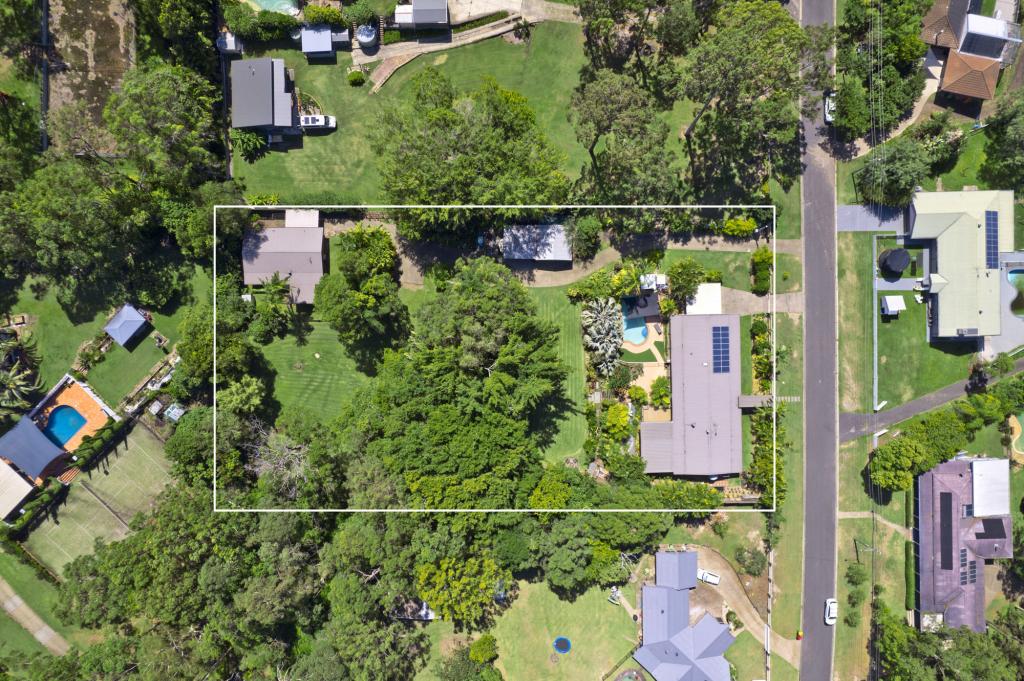 4 Brushwood Dr, Parkwood, QLD 4214