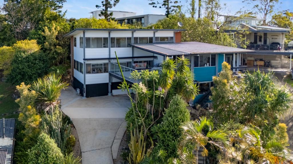 8 Koolewong St, Stafford Heights, QLD 4053