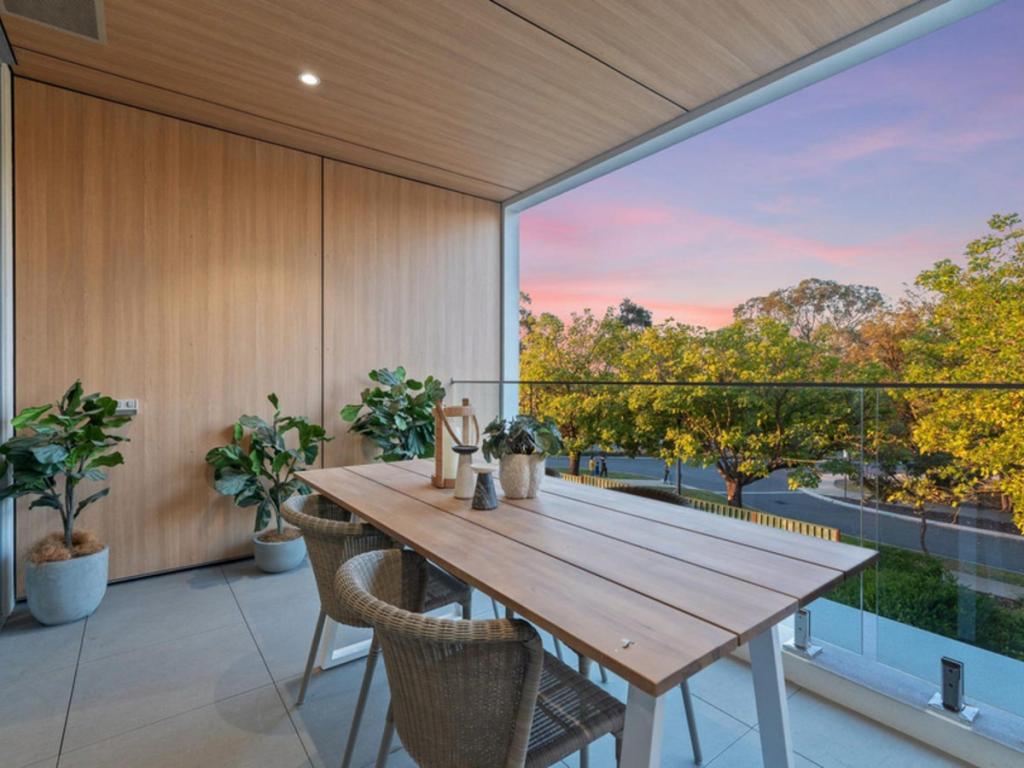 1/10 Hawksburn Rd, Rivervale, WA 6103