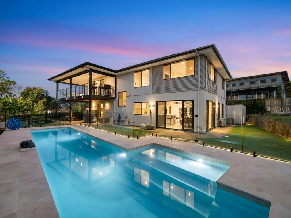 2a Curlew Ct, Maleny, QLD 4552