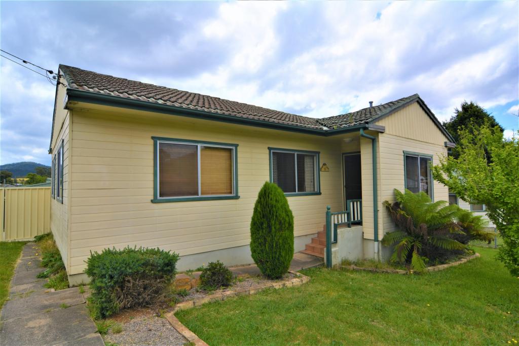 11 HIGGINS ST, BOWENFELS, NSW 2790