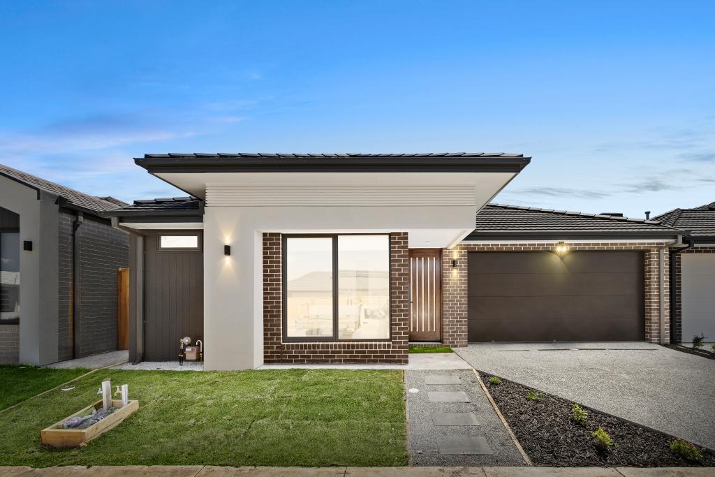 13 Pursuit St, Mambourin, VIC 3024