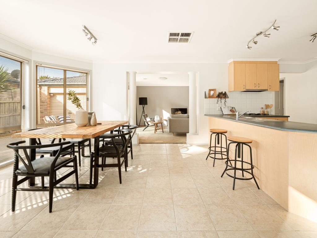 4 Desmond Ct, Carrum Downs, VIC 3201