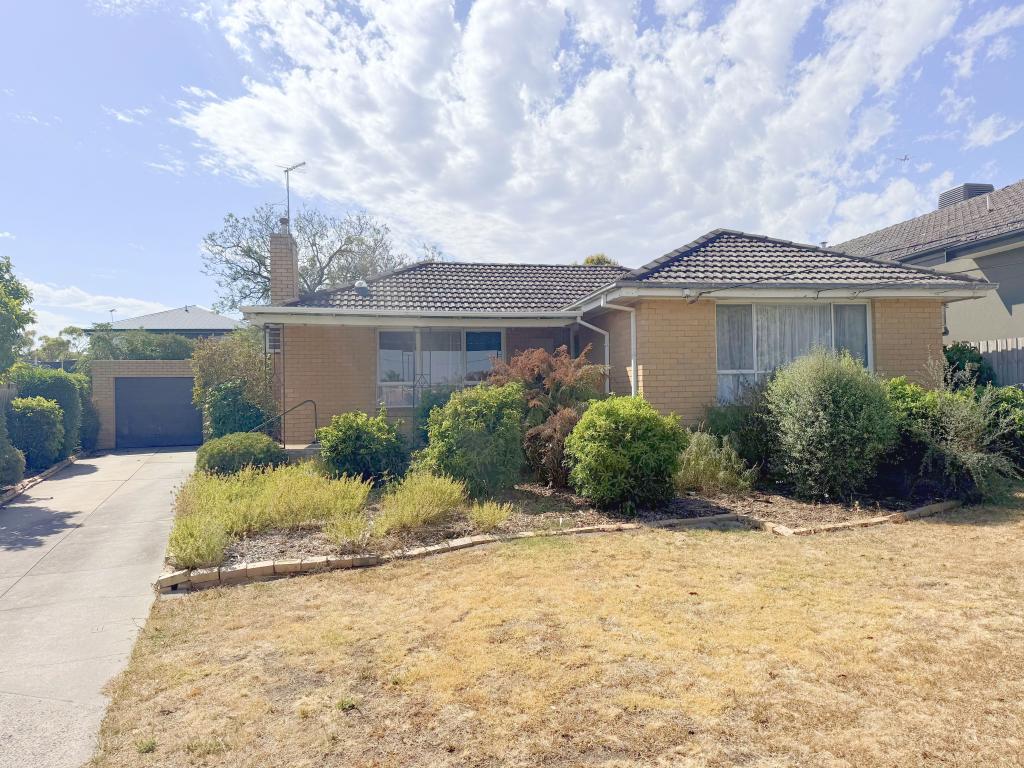 68 Mountain View Ave, Avondale Heights, VIC 3034