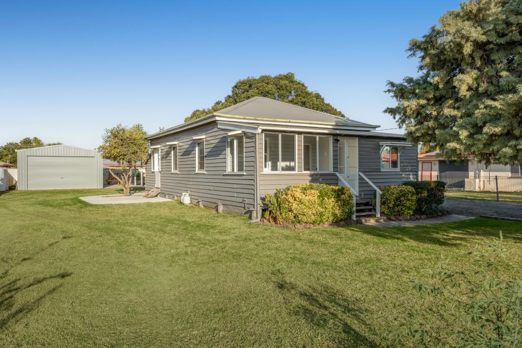 17 Herbert St, Allora, QLD 4362