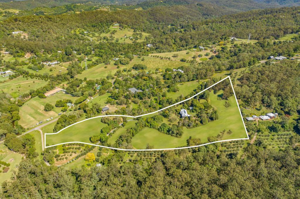 153 Jones Rd, Brookfield, QLD 4069