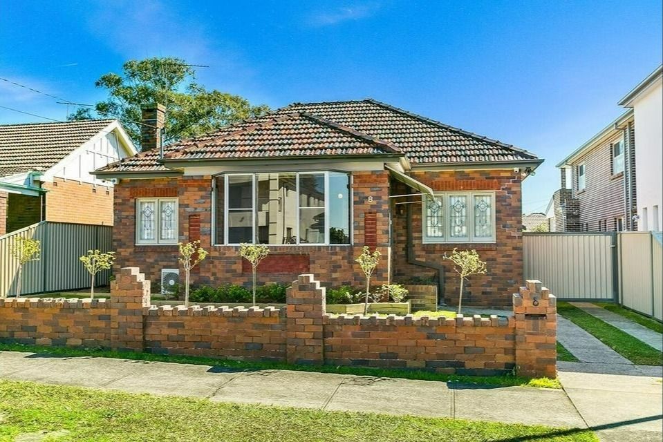 8 Joan St, Hurstville, NSW 2220