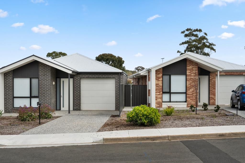 29 & 29a Helsinki Rd, Hackham West, SA 5163