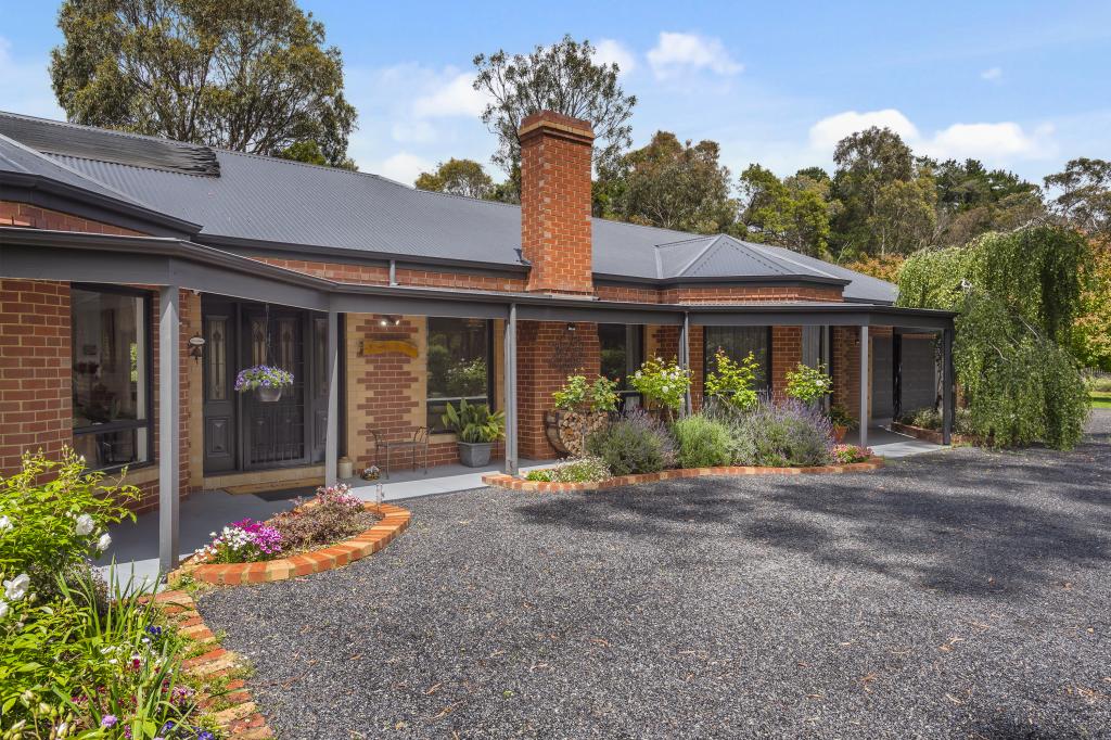 13 BELLHOUSE ST, MACEDON, VIC 3440