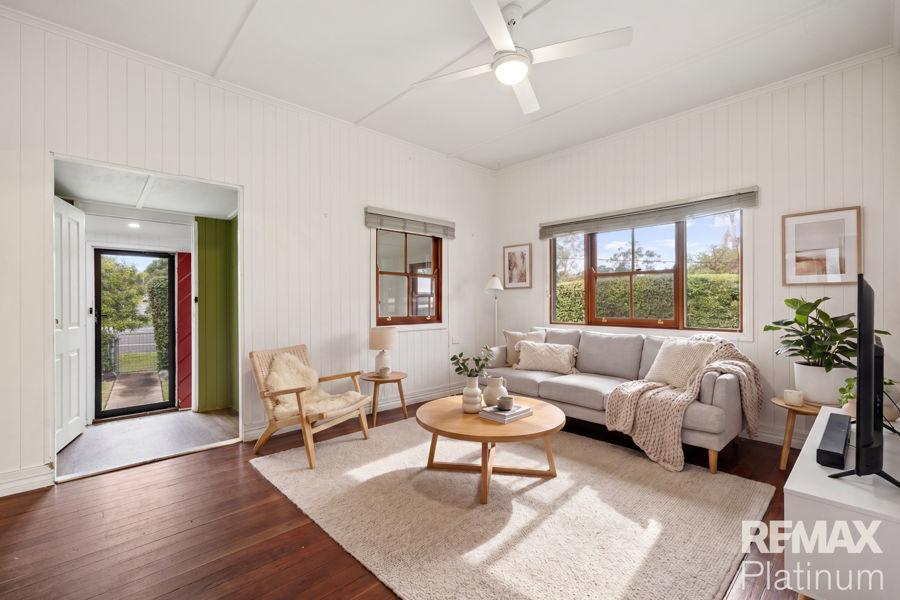 15 Leichhardt St, Woodford, QLD 4514