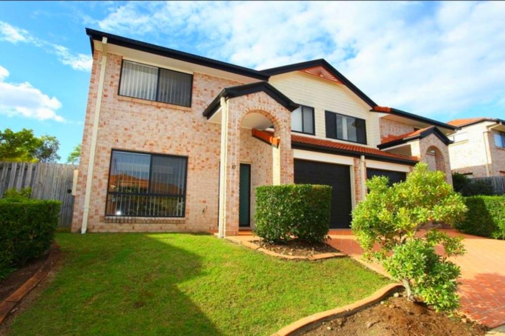 17/141 Pacific Pines Bvd, Pacific Pines, QLD 4211