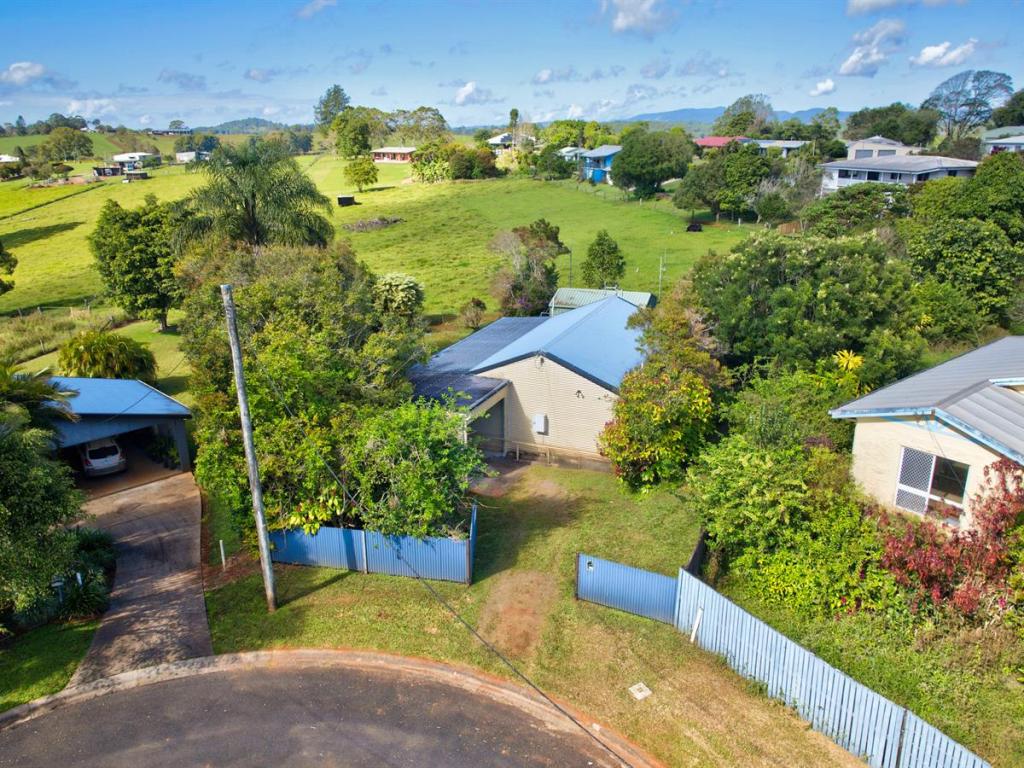 10 Blue Hills Cres, Malanda, QLD 4885