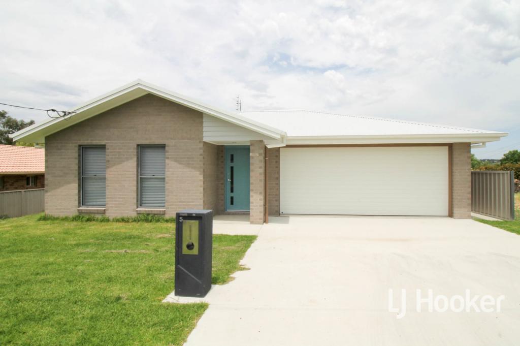 5 Brownleigh Vale Dr, Inverell, NSW 2360