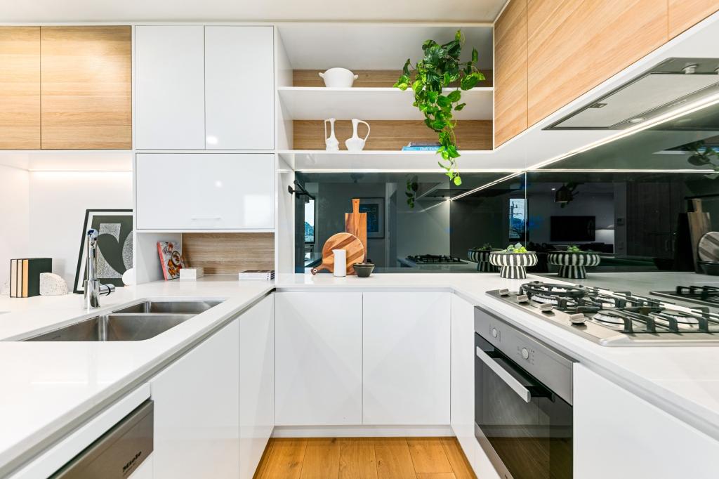 207/37 CHURCHILL ST, DONCASTER EAST, VIC 3109