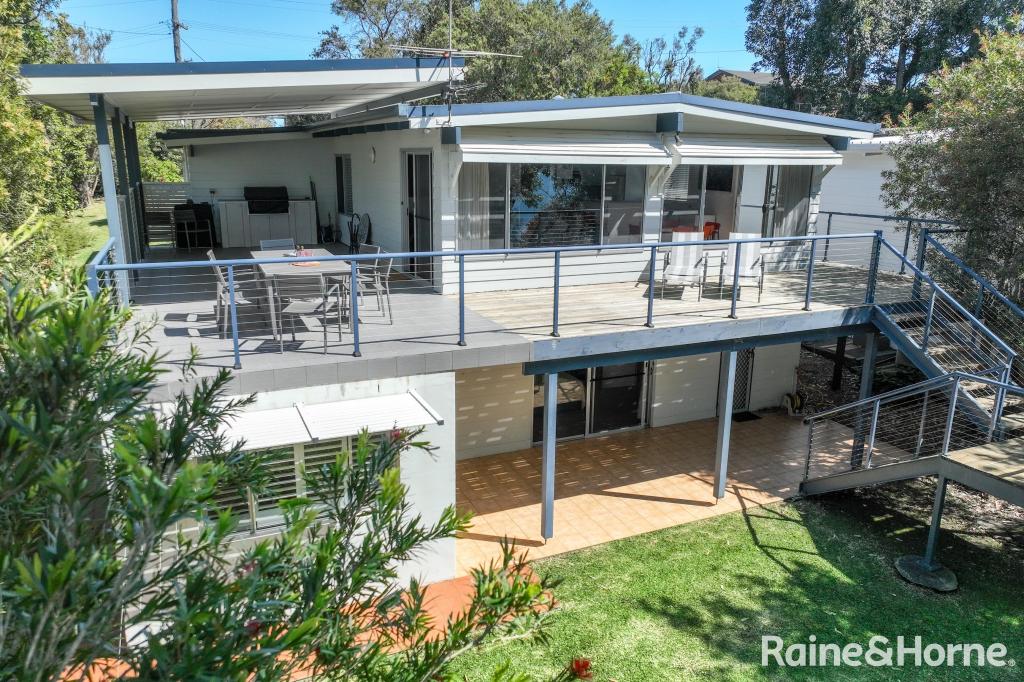 126 BANNISTER HEAD RD, MOLLYMOOK BEACH, NSW 2539