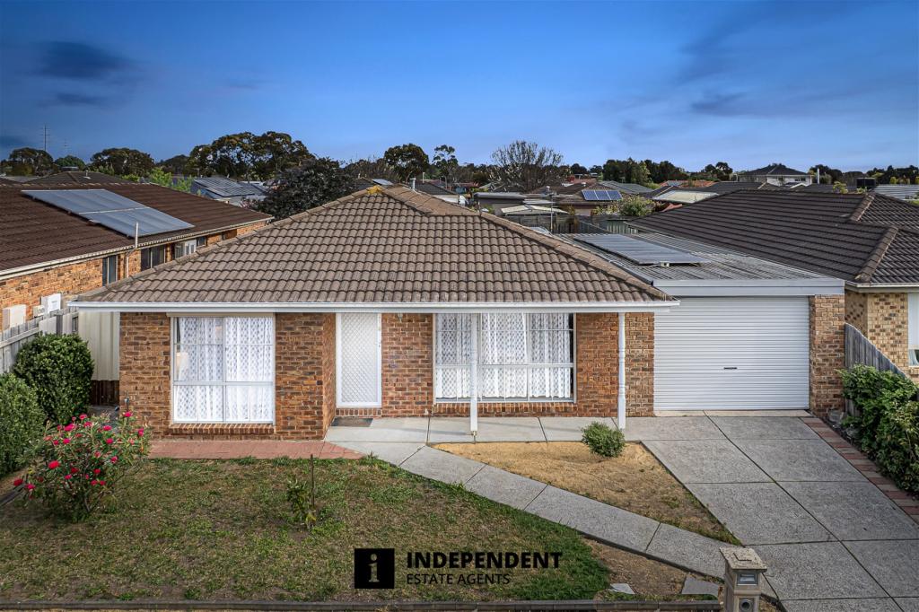 34 Bates St, Cranbourne West, VIC 3977