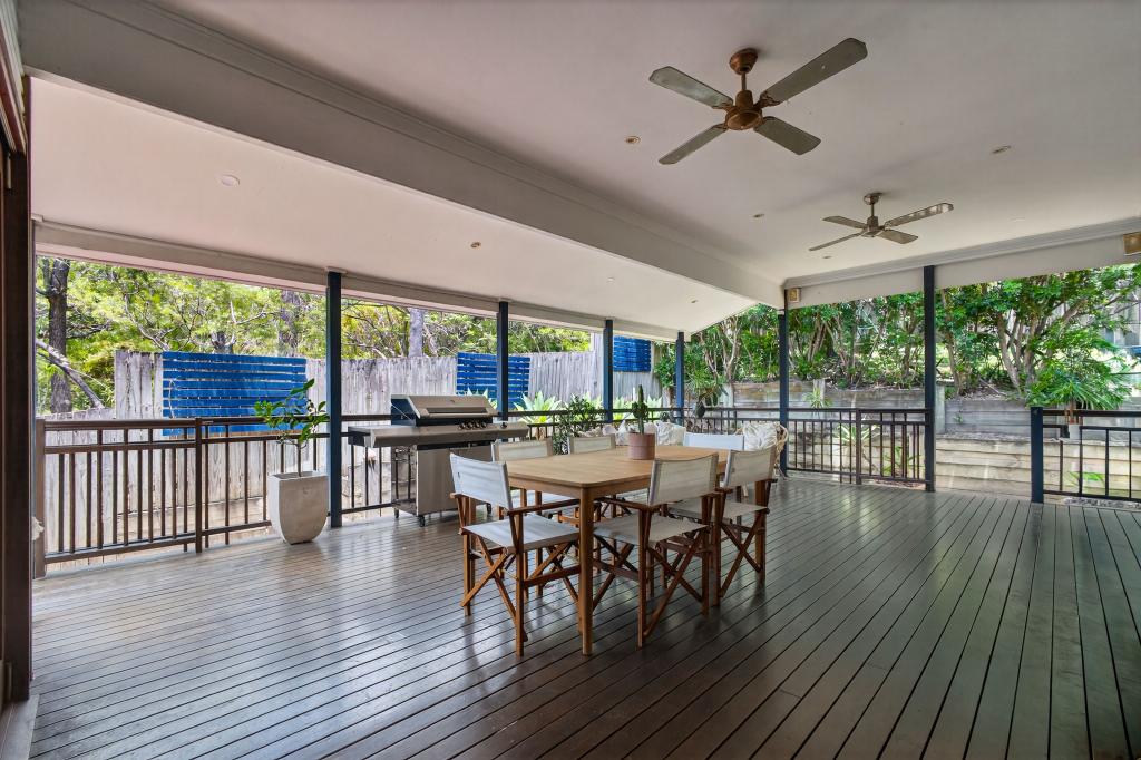 16 VIMY ST, BARDON, QLD 4065