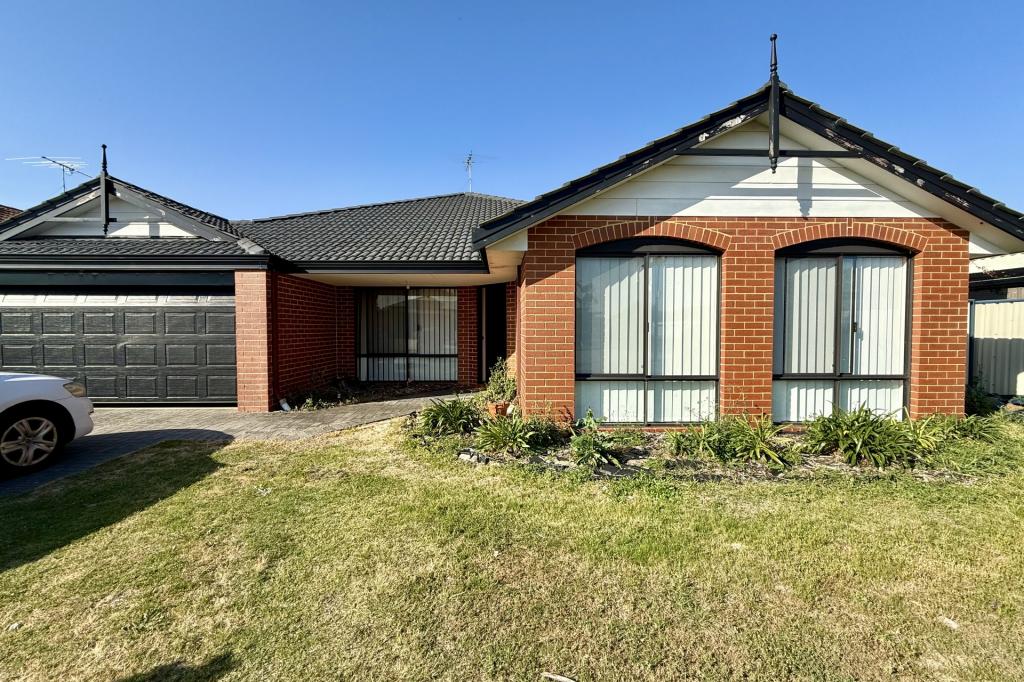 4 Pineknoll Gdns, Meadow Springs, WA 6210