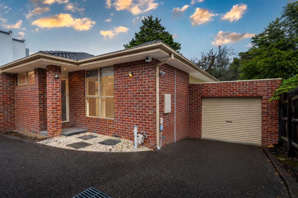 2/4 Cash Gr, Mount Waverley, VIC 3149