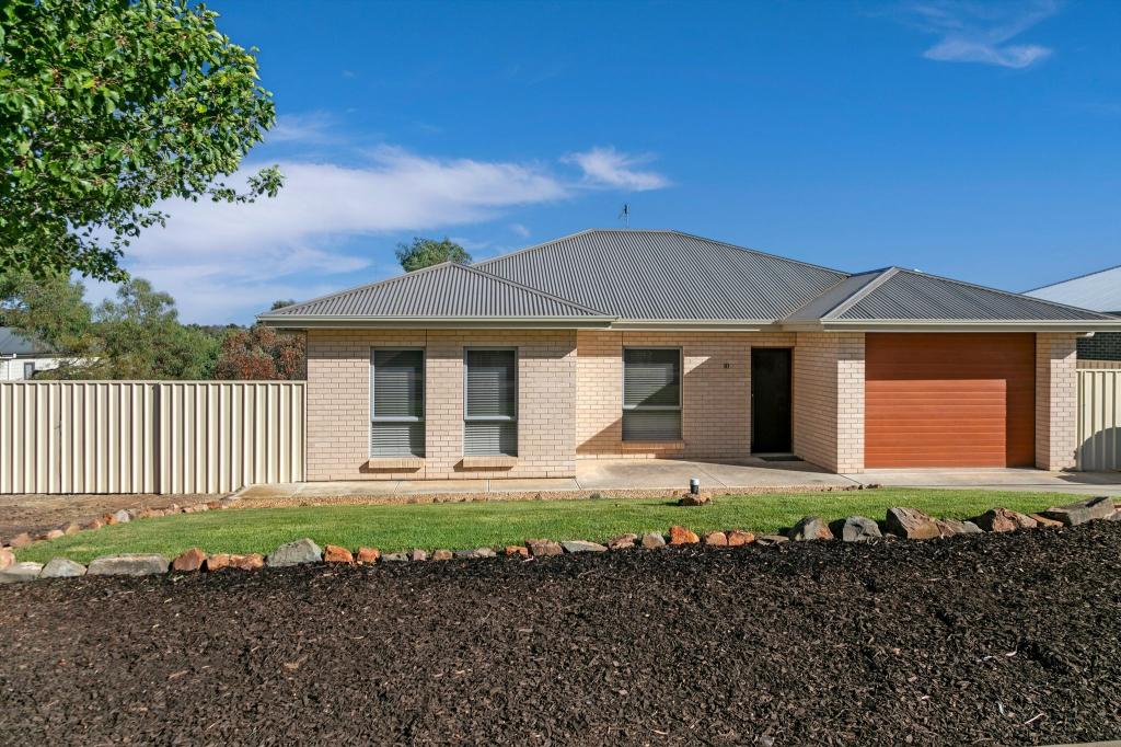 10 Heath Dr, Clare, SA 5453