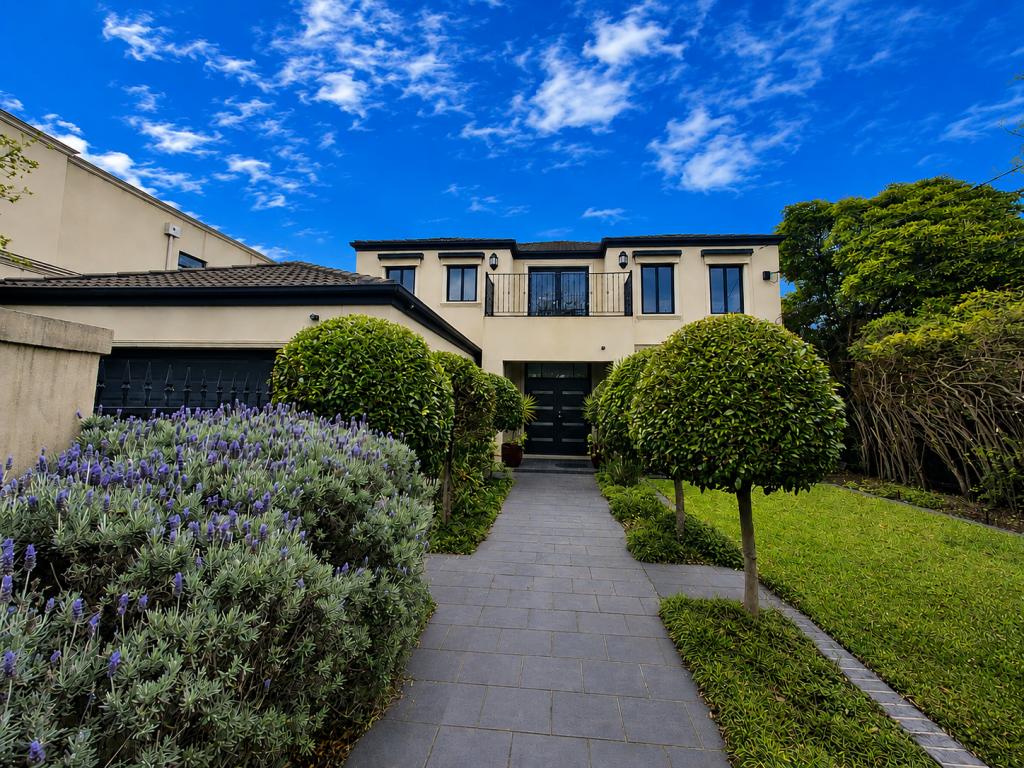 10 Welwyn Ave, Brighton East, VIC 3187