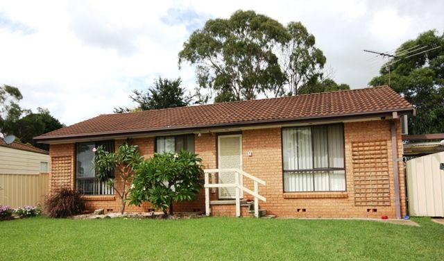 6 Hamlet Cres, Rosemeadow, NSW 2560