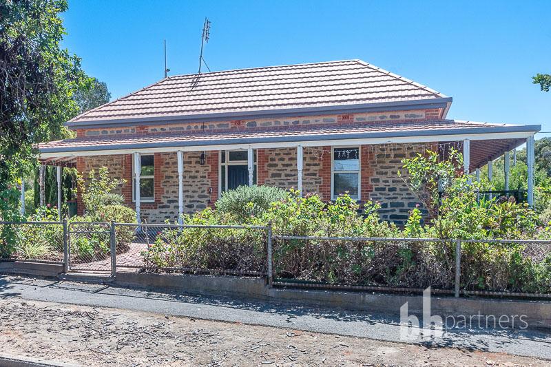 13 Adelaide Rd, Palmer, SA 5237