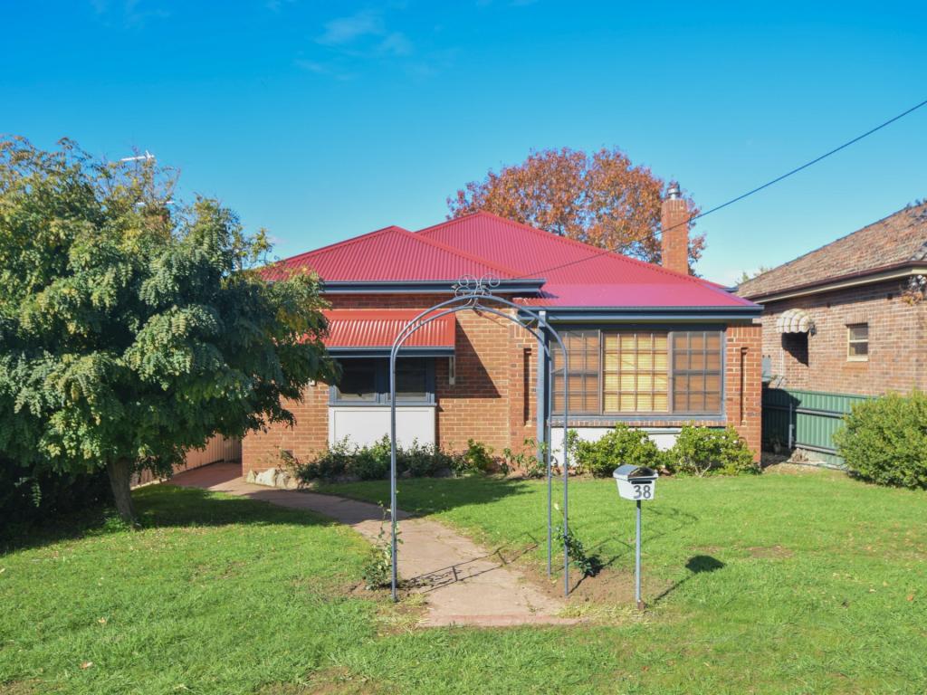 38 Yass St, Young, NSW 2594