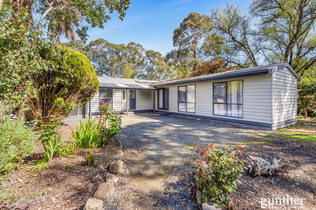 54 St Leonards Rd, Healesville, VIC 3777