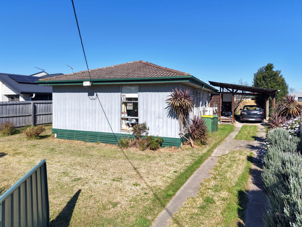 34 CAMERON CRES, EAST BAIRNSDALE, VIC 3875