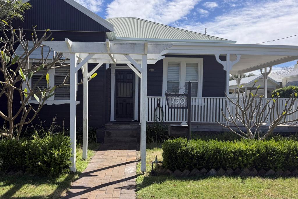 130 Turnbull St, Hamilton South, NSW 2303