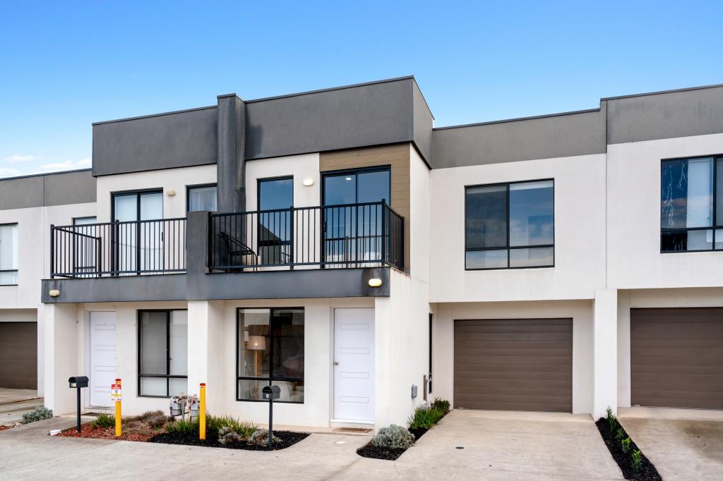 9 DAYDREAM PL, WOLLERT, VIC 3750