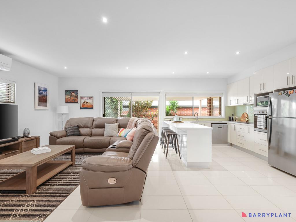 2/283 SETTLEMENT RD, COWES, VIC 3922