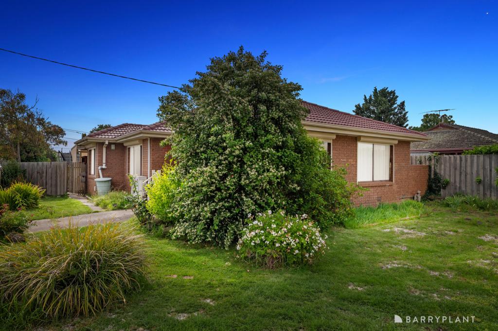 15 Andrew St, Melton South, VIC 3338