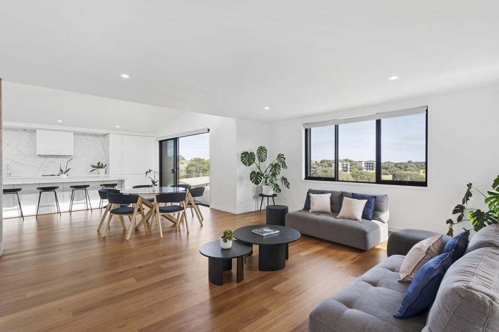 28 TURNBERRY GR, FINGAL, VIC 3939