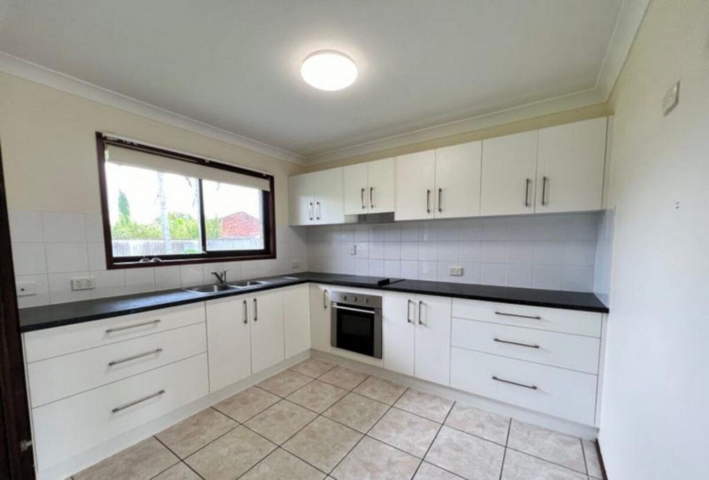 19 Honeyeater Dr, Burleigh Waters, QLD 4220