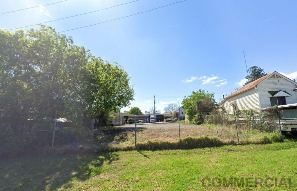 5-7 Ernest St, North Toowoomba, QLD 4350