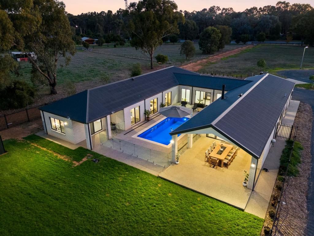 4 Bowles Ct, Bundalong, VIC 3730